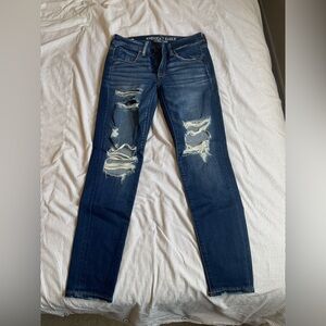 American Eagle Outfitters Dark Wash Ripped Skinny Jeans Size 6 SHORT